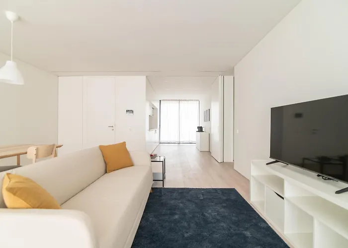 Up&down 3* Ponta Delgada